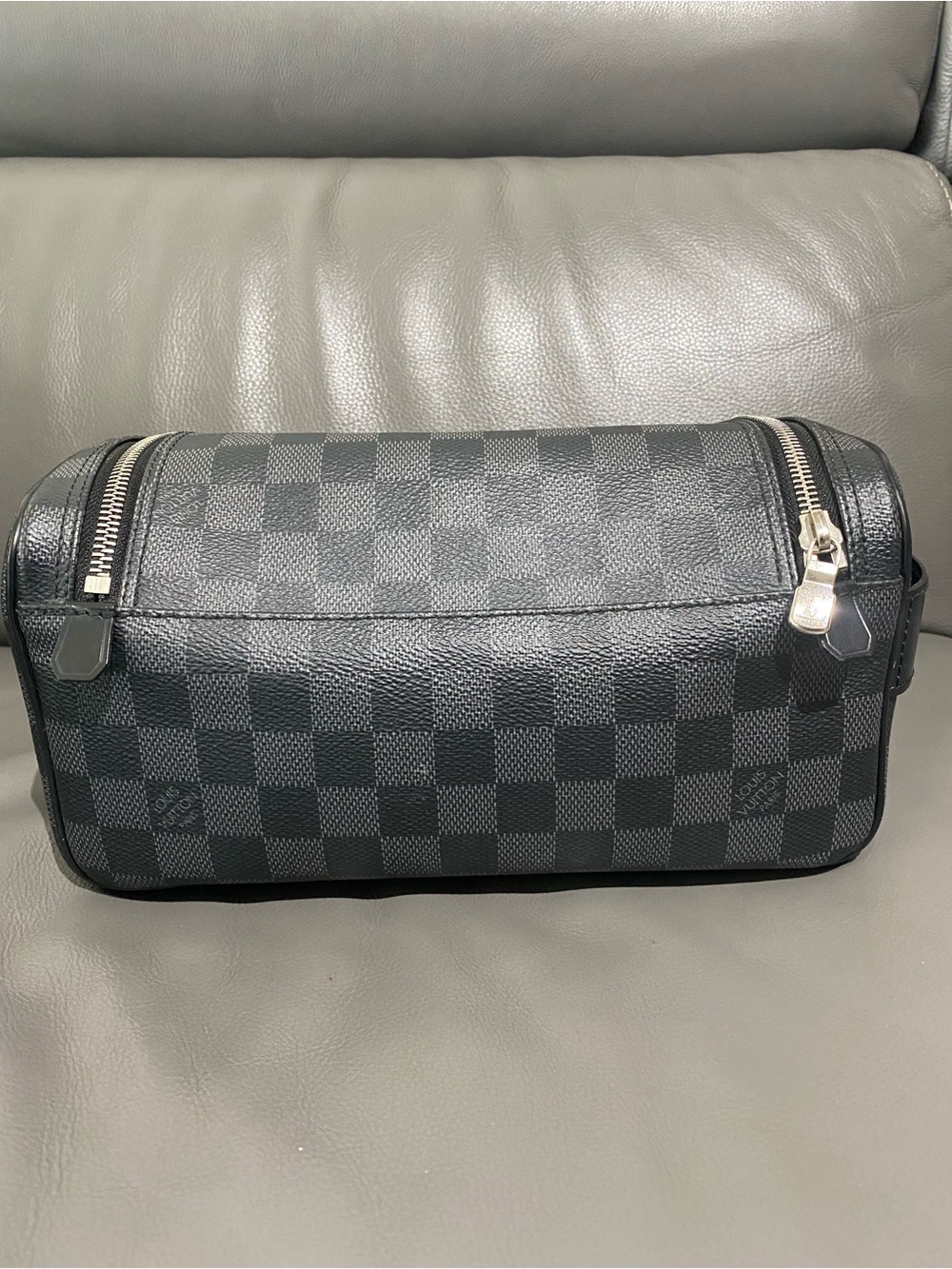 Luis Vuitton Checkered Gray Travel Toiletry Bag unisex - Picture 3 of 9